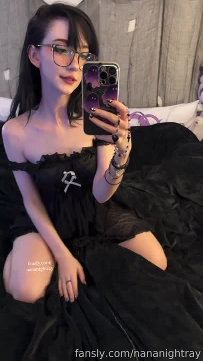 Nananightray - My straps slipped off… Totally not on purpose