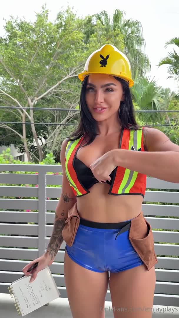 Construction Worker Emjayplays Gets Paid With Sex - Sex - Blowjob - PAWG - Cowgirl - Big Ass - Doggy Style - Roleplay - PAWG Blowjob - Playing The Flute - Phat Ass