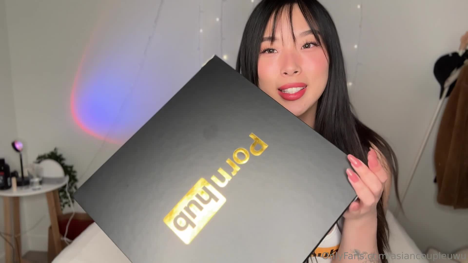 Elle Lee Does A Haul And Gets Fucked - Sex - Blowjob - Korean - Asian - Fucked - Asian Fetish - Try-On Haul - Chinese