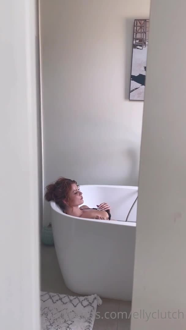 Elly Clutch’s Wet Oral Fun With Jak Knife - Blowjob