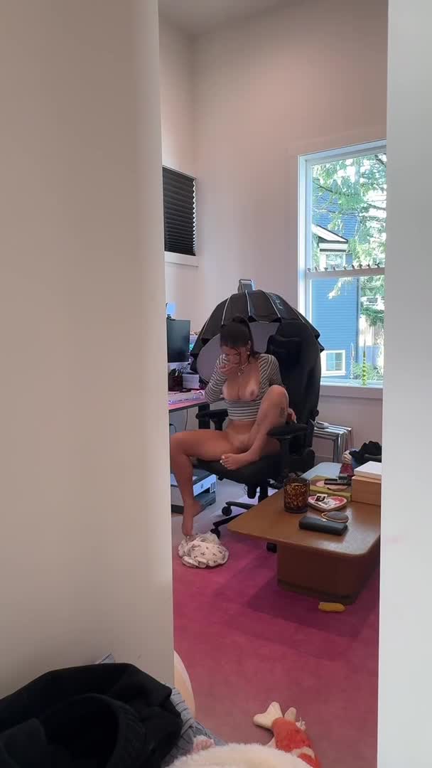 Ari Kytsya Gets Caught Masturbating - Caught - Busted