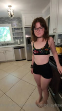 BigBootyBailey and Emma Paige fuck the delivery boy in a threesome - Irish - Delivery Boy - ASMR Porn Video & Massage XXX | Fullthot