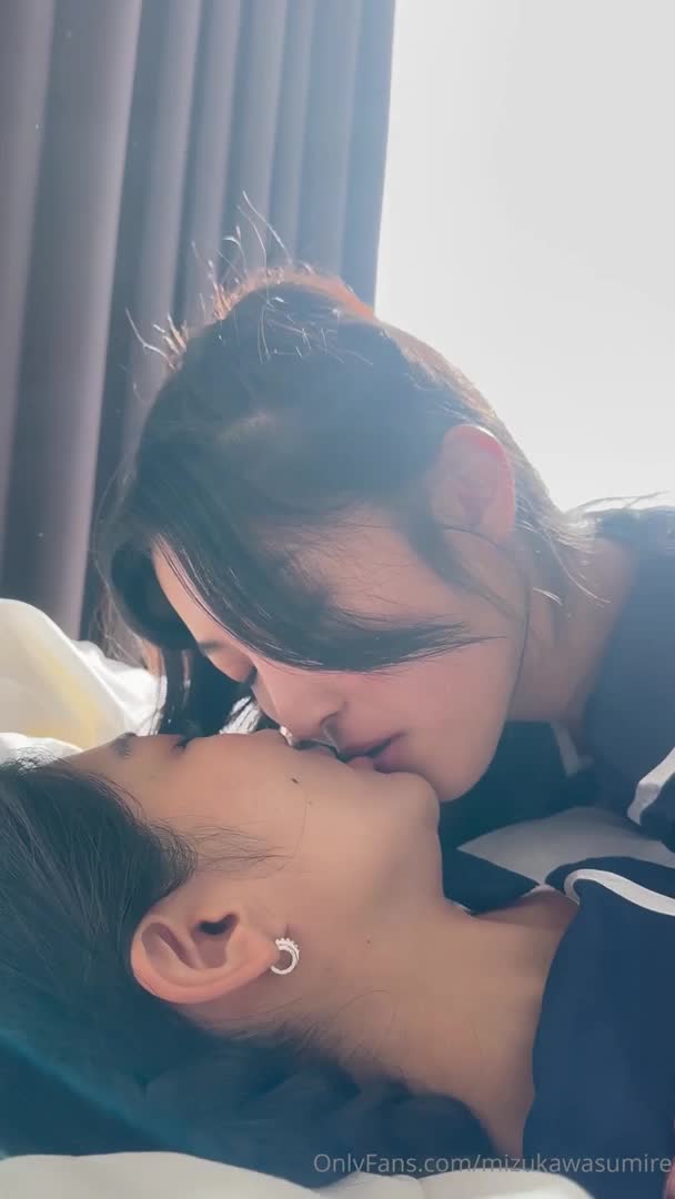 Emiri Momota Eats Bunnybrownie Out - Lesbian - Girl On Girl - Lesbian Orgasm - Japanese - JAV