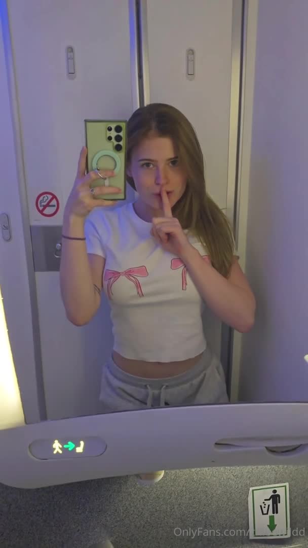 Chloe Wildd Gets Wild On An Airplane Bathroom - Masturbation - Bathroom - Solo - Ass - Teasing - Tattoos - Fingering - Saliva - Boobs - Solo Dildo
