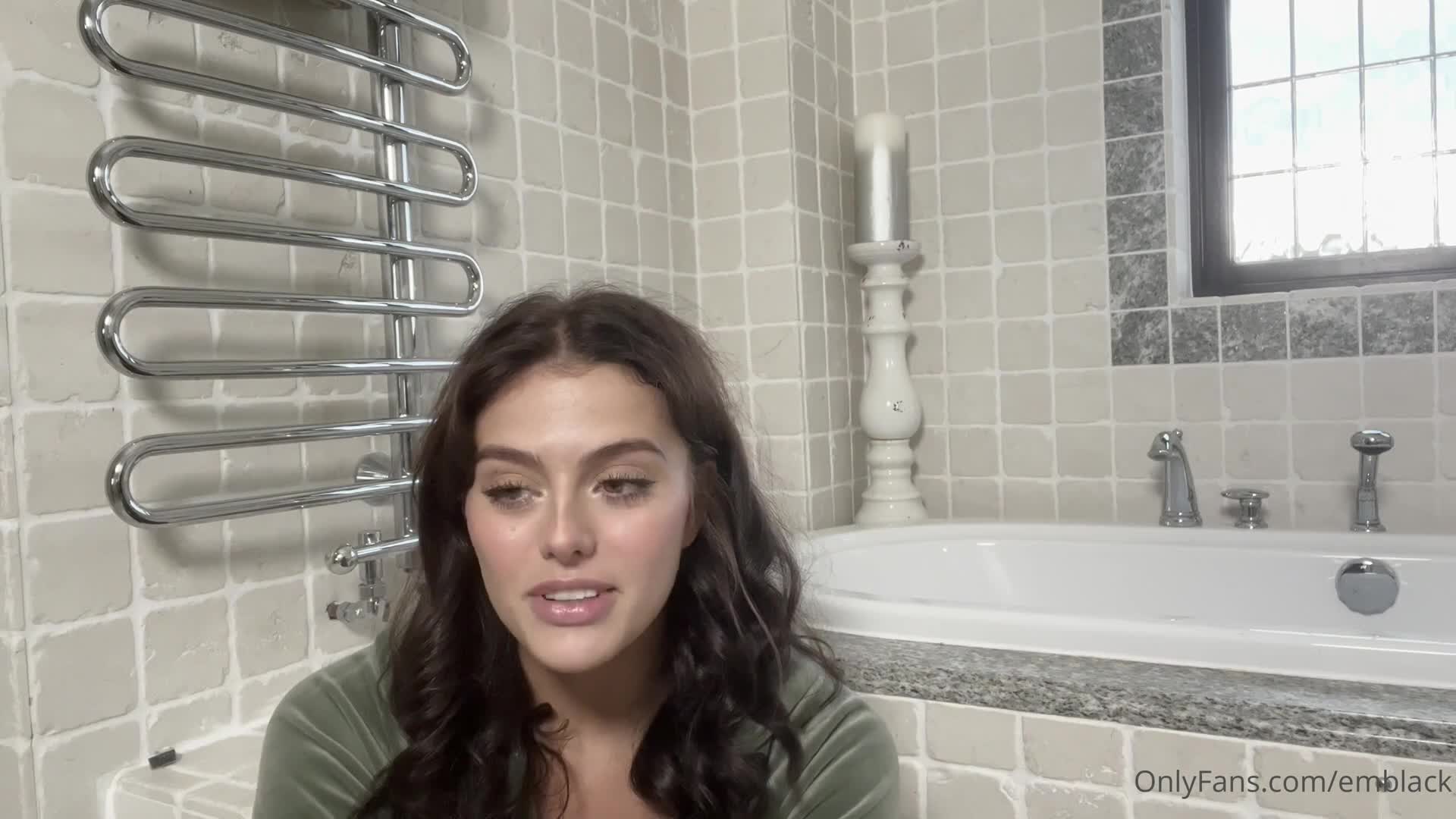 Emily Black Masturbates In The Bathtub - Masturbation - British - British Masturbation