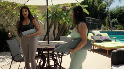 Kali Roses, Violet Myers, And Carolina Cortez Yoga Class Threesome - Lesbian - Threesome - Sex - Blonde - Tattoos - Yoga - Brunette - Cunnilingus - Fingering - Lesbian Orgasm - ASMR Porn Video & Massage XXX | Fullthot