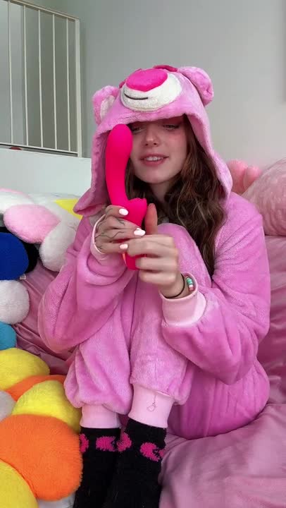 Shrooms Q - Cutie Daisy Love Fucks Her Pussy with Her Pink Vibrator in Her Pink Onesie