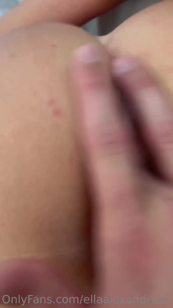 Ella Alexandra Squirts From Getting Fingered - Masturbation - Squirting - Fingering - Australian