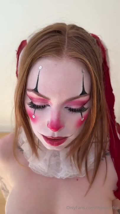 Ivory Fox - Gives A Sloppy Head As A Clown