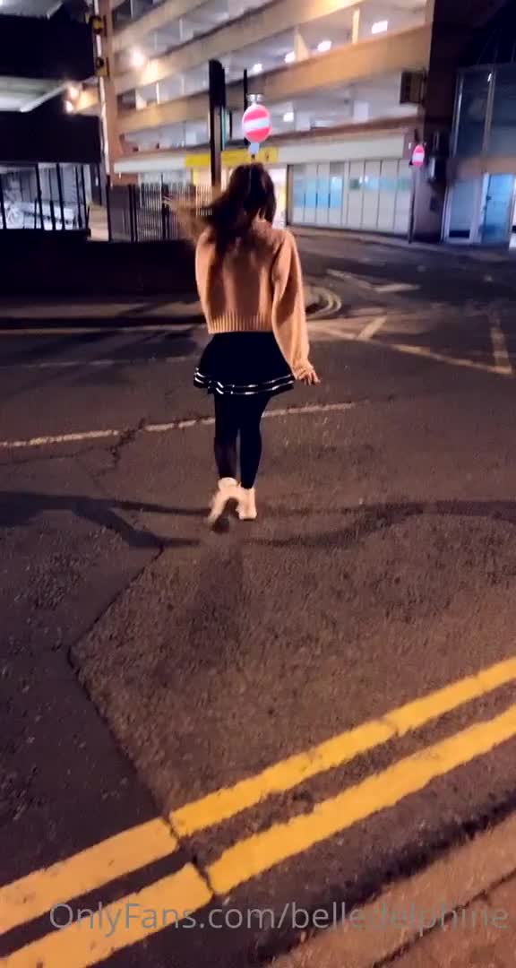 Belle Delphine Flashing Her Bra In Public - Seduction - Flashing - Public - British - Shameless
