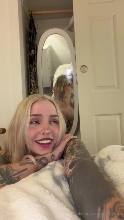 Babyfooji - FaceTime with Horny GF Jumping on a Dildo