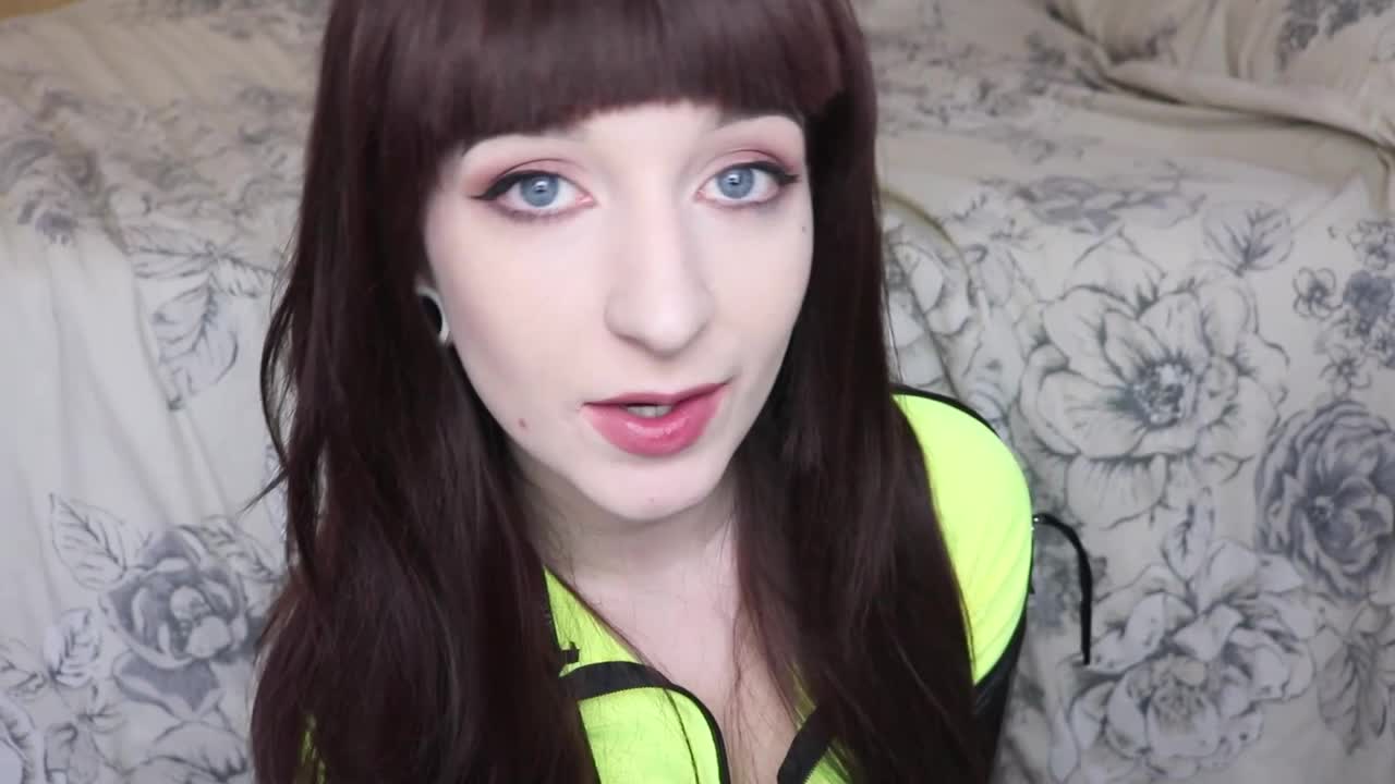Sephypink - Nerdy Cosplay Girl Rides to Orgasm